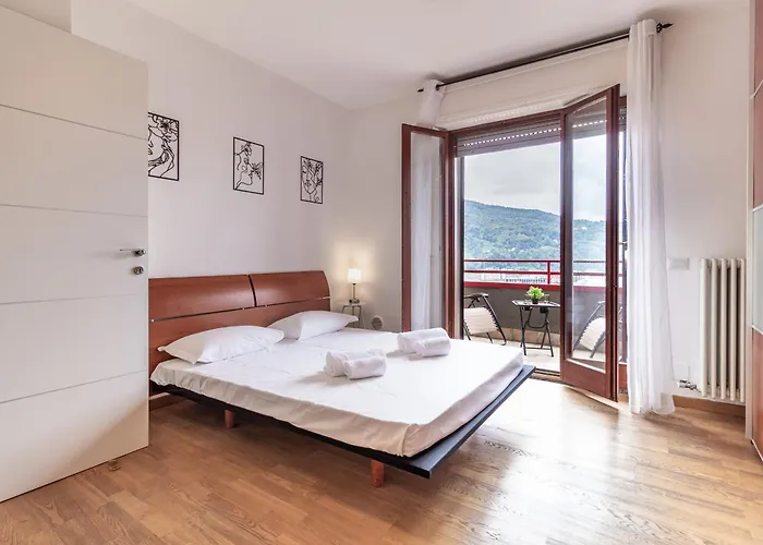 Lena House - Swiss Border View Apartamento Como