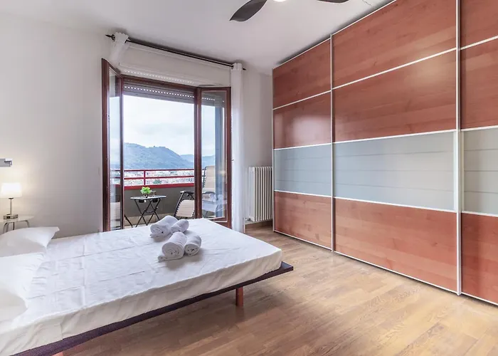 Lena House - Swiss Border View Appartement